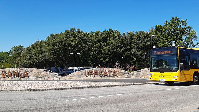 Effektiv miljövänlig kollektivtrafik med gula regionbussar