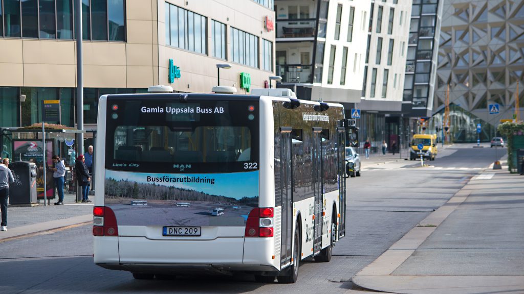 Vill du ha ett av Uppsalas viktigaste jobb? Sök vår betalda bussförarutbildning!