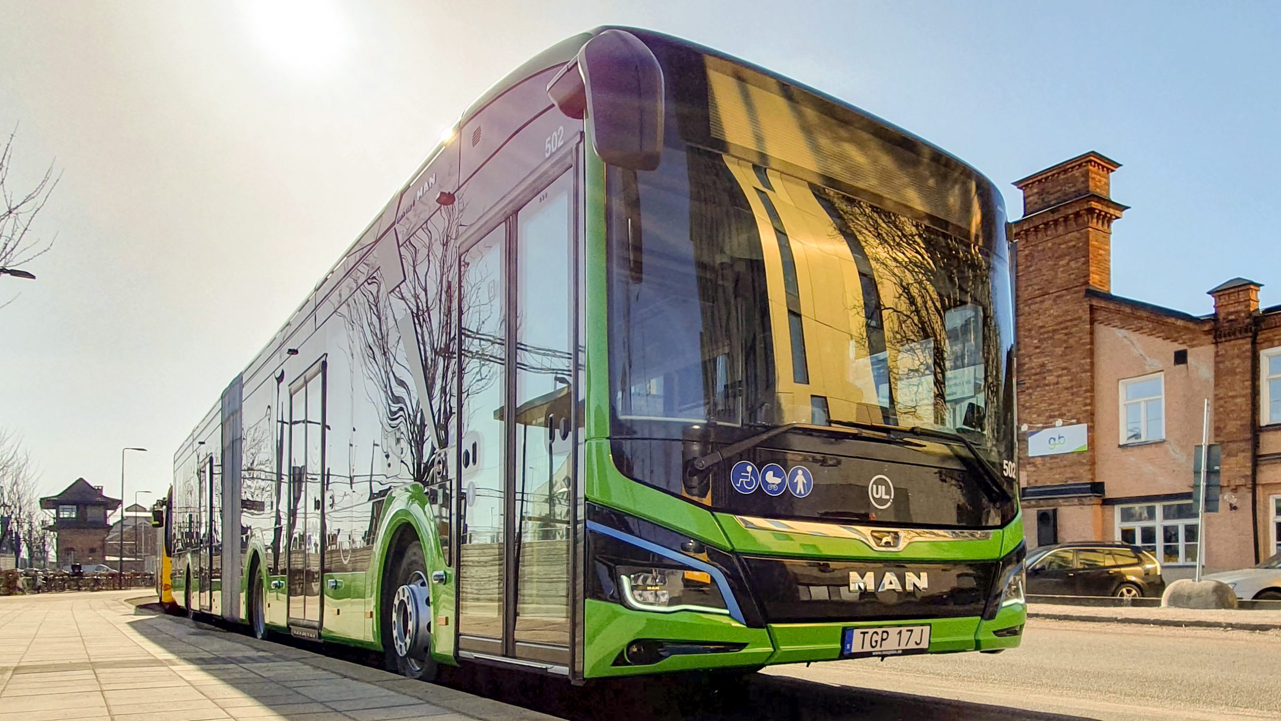 En av våra helt eldrivna bussar